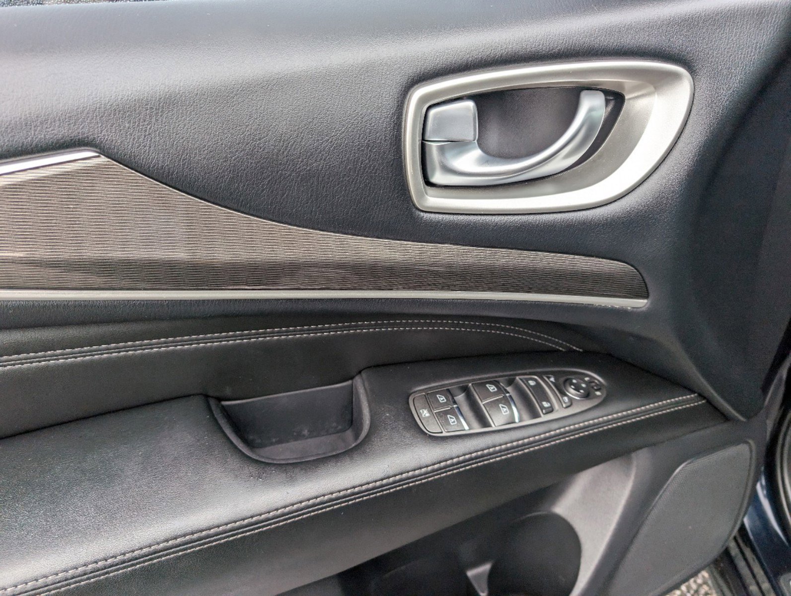 2018 Infiniti QX60 - 5N1DL0MMXJC501401 - Image #14